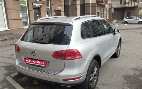 Volkswagen Touareg III, 2011 год, 1 910 000 рублей, 3 фотография