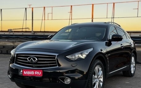 Infiniti QX70, 2015 год, 1 849 000 рублей, 1 фотография