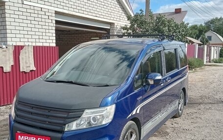 Honda Stepwgn IV, 2011 год, 1 720 000 рублей, 2 фотография