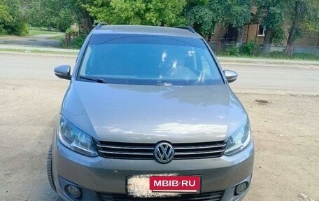 Volkswagen Touran III, 2010 год, 1 100 000 рублей, 3 фотография