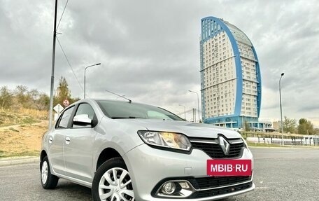 Renault Logan II, 2015 год, 935 000 рублей, 2 фотография