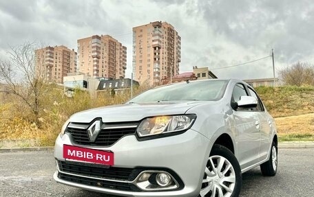 Renault Logan II, 2015 год, 935 000 рублей, 4 фотография