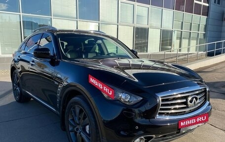 Infiniti QX70, 2013 год, 2 299 000 рублей, 3 фотография