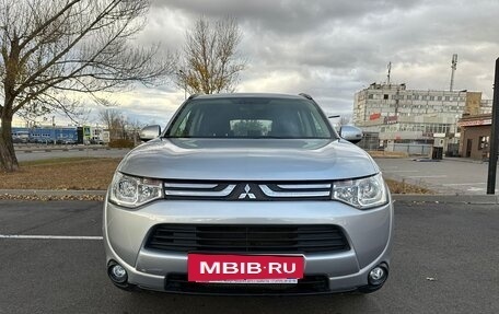 Mitsubishi Outlander III рестайлинг 3, 2012 год, 1 449 900 рублей, 2 фотография