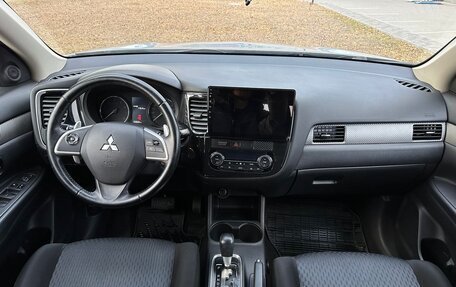 Mitsubishi Outlander III рестайлинг 3, 2012 год, 1 449 900 рублей, 10 фотография