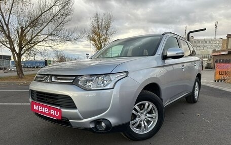 Mitsubishi Outlander III рестайлинг 3, 2012 год, 1 449 900 рублей, 3 фотография