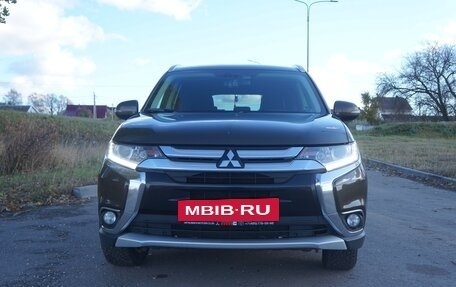 Mitsubishi Outlander III рестайлинг 3, 2017 год, 2 430 000 рублей, 5 фотография