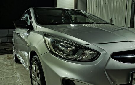 Hyundai Solaris II рестайлинг, 2011 год, 800 000 рублей, 9 фотография