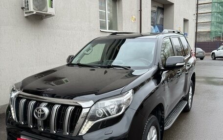 Toyota Land Cruiser Prado 150 рестайлинг 2, 2017 год, 8 200 000 рублей, 2 фотография