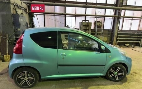 Peugeot 107 I рестайлинг, 2010 год, 450 000 рублей, 3 фотография