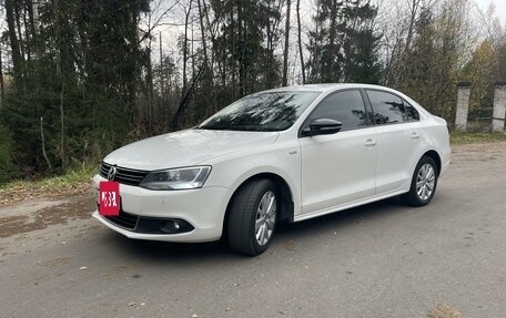 Volkswagen Jetta VI, 2013 год, 1 160 000 рублей, 2 фотография