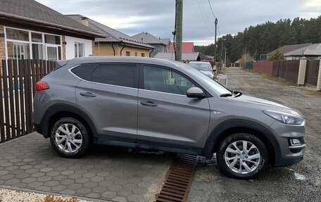 Hyundai Tucson III, 2019 год, 2 300 000 рублей, 21 фотография