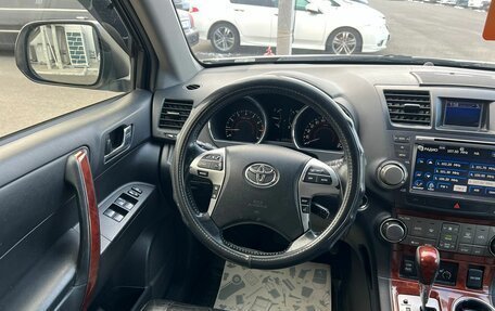 Toyota Highlander III, 2012 год, 2 599 000 рублей, 14 фотография