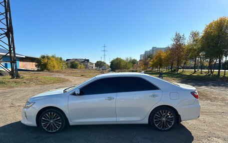 Toyota Camry, 2016 год, 1 900 000 рублей, 4 фотография