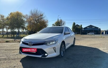 Toyota Camry, 2016 год, 1 900 000 рублей, 3 фотография