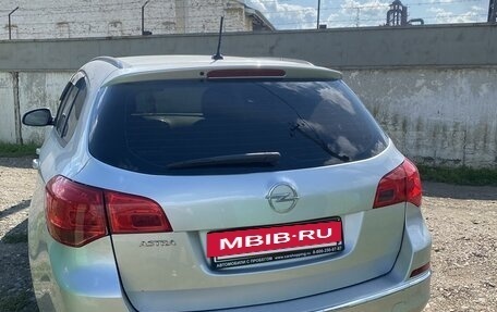 Opel Astra J, 2014 год, 1 000 000 рублей, 4 фотография