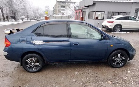 Toyota Prius IV XW50, 2000 год, 210 000 рублей, 3 фотография