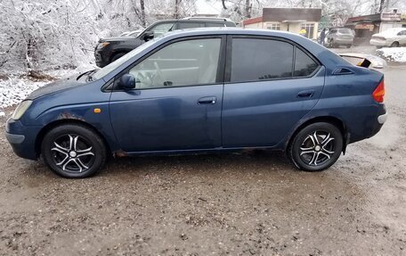 Toyota Prius IV XW50, 2000 год, 210 000 рублей, 4 фотография