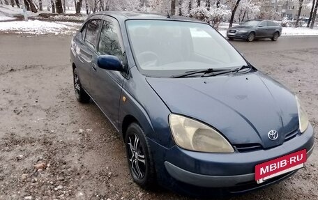 Toyota Prius IV XW50, 2000 год, 210 000 рублей, 5 фотография