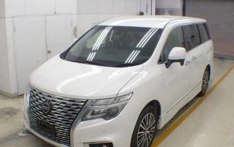 Nissan Elgrand III, 2021 год, 2 550 000 рублей, 1 фотография