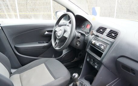 Volkswagen Polo VI (EU Market), 2012 год, 600 000 рублей, 9 фотография