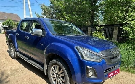 Isuzu D-Max II, 2019 год, 2 050 000 рублей, 2 фотография