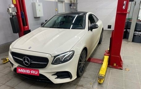 Mercedes-Benz E-Класс, 2017 год, 4 647 000 рублей, 18 фотография