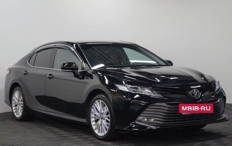 Toyota Camry, 2019 год, 2 455 000 рублей, 3 фотография