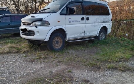 Mitsubishi Delica IV, 1995 год, 650 000 рублей, 2 фотография