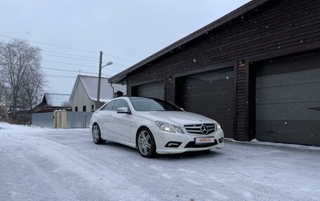 Mercedes-Benz E-Класс, 2010 год, 1 900 000 рублей, 4 фотография