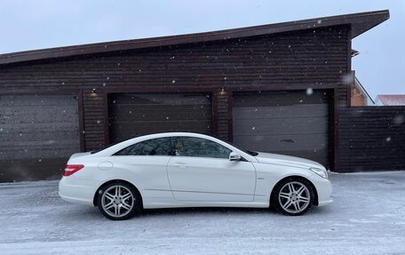 Mercedes-Benz E-Класс, 2010 год, 1 900 000 рублей, 5 фотография