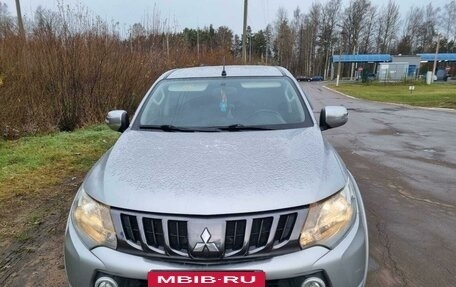 Mitsubishi L200 IV рестайлинг, 2017 год, 2 550 000 рублей, 2 фотография