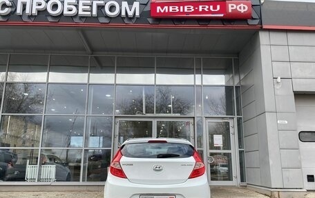 Hyundai Solaris II рестайлинг, 2014 год, 1 000 000 рублей, 17 фотография