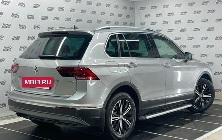 Volkswagen Tiguan II, 2018 год, 2 889 825 рублей, 2 фотография