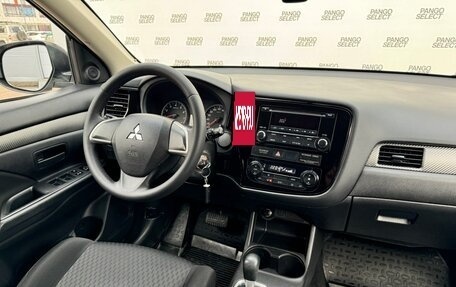 Mitsubishi Outlander III рестайлинг 3, 2014 год, 1 650 000 рублей, 12 фотография