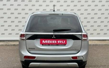 Mitsubishi Outlander III рестайлинг 3, 2014 год, 1 650 000 рублей, 6 фотография