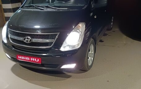 Hyundai Grand Starex Grand Starex I рестайлинг 2, 2010 год, 1 877 000 рублей, 2 фотография