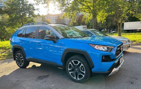 Toyota RAV4, 2019 год, 3 699 000 рублей, 2 фотография