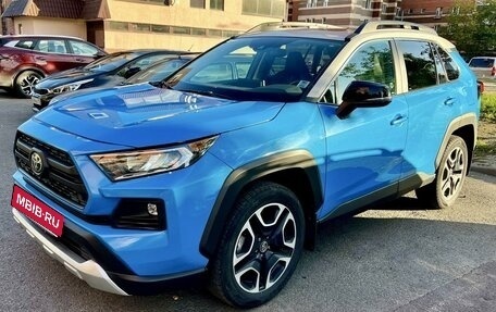 Toyota RAV4, 2019 год, 3 699 000 рублей, 3 фотография