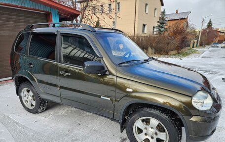 Chevrolet Niva I рестайлинг, 2011 год, 567 000 рублей, 31 фотография