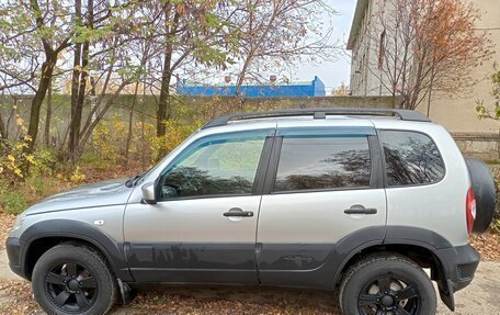 Chevrolet Niva I рестайлинг, 2015 год, 720 000 рублей, 3 фотография