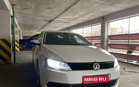 Volkswagen Jetta VI, 2012 год, 1 100 000 рублей, 3 фотография