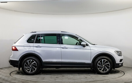 Volkswagen Tiguan II, 2018 год, 2 349 000 рублей, 4 фотография