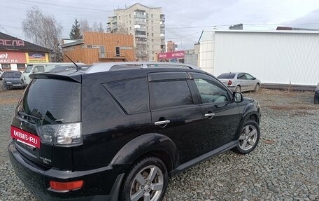 Mitsubishi Outlander III рестайлинг 3, 2010 год, 1 650 000 рублей, 2 фотография