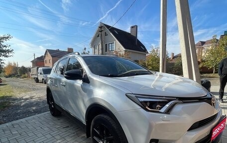 Toyota RAV4, 2018 год, 3 100 000 рублей, 1 фотография