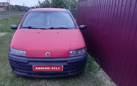 Fiat Punto III Punto Evo рестайлинг, 2000 год, 70 000 рублей, 1 фотография