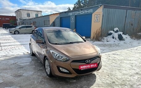 Hyundai i30 II рестайлинг, 2012 год, 900 000 рублей, 13 фотография