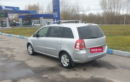 Opel Zafira B, 2011 год, 825 000 рублей, 3 фотография