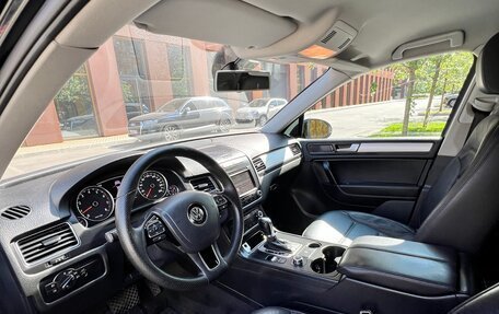 Volkswagen Touareg III, 2011 год, 1 950 000 рублей, 14 фотография