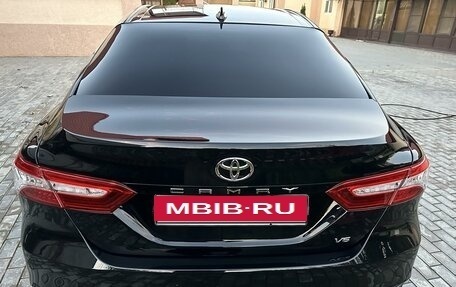 Toyota Camry, 2019 год, 3 450 000 рублей, 2 фотография